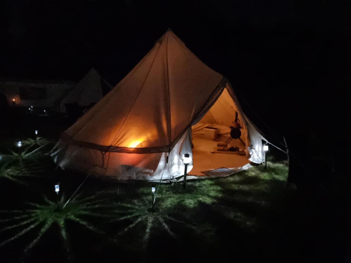 Walnut Tree Glamping 호텔 Sturry 외부 사진