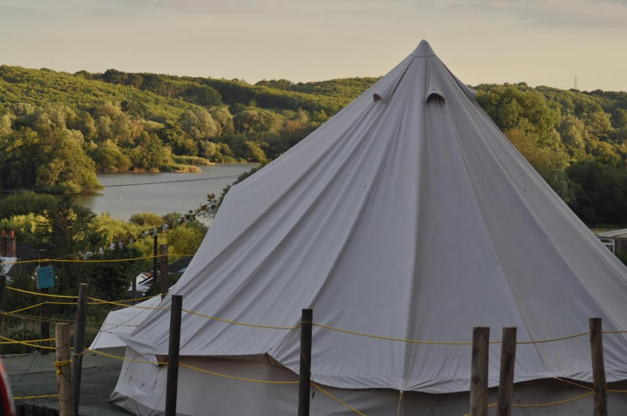 Walnut Tree Glamping 호텔 Sturry 외부 사진